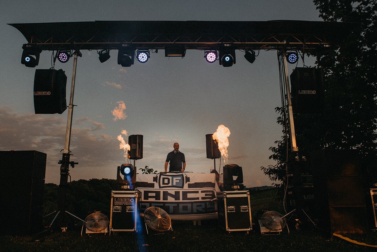 Sunset wine & music night
