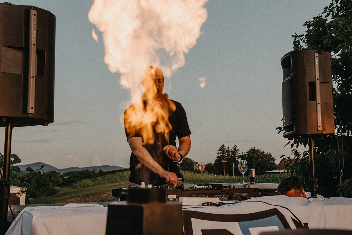 Sunset wine & music night 4
