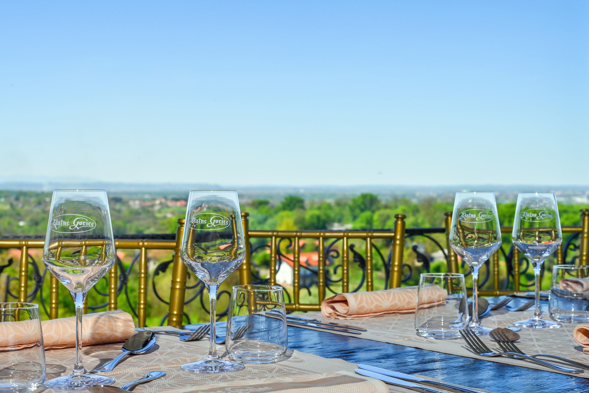 Panoramska terasa s pogledom na vinograde